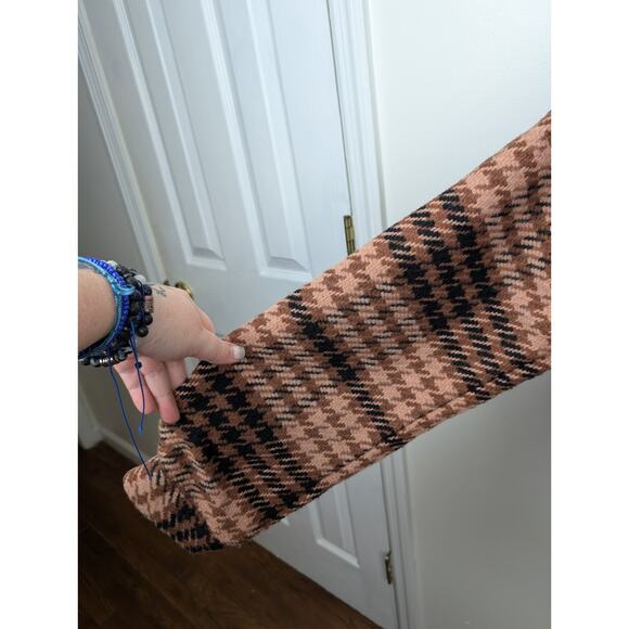 Altar'd State Cozy Cropped Brown Plaid Button Down Jacket Size S - Picture 3 of 8